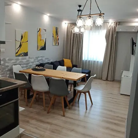 Sea Holidays Apartment *