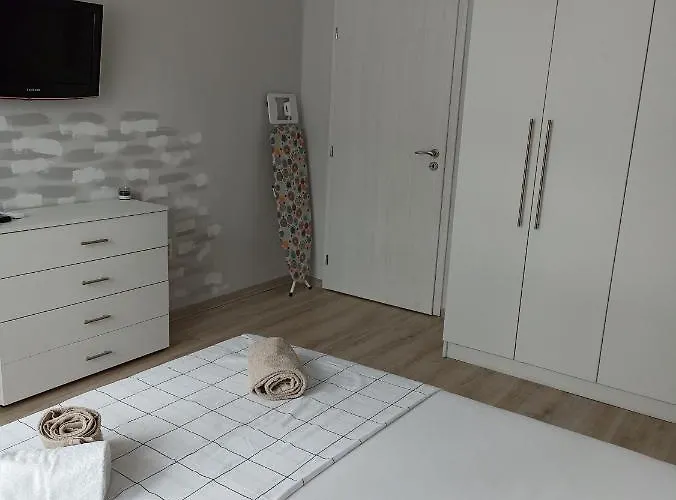 Апартамент Sea Holidays Бургас